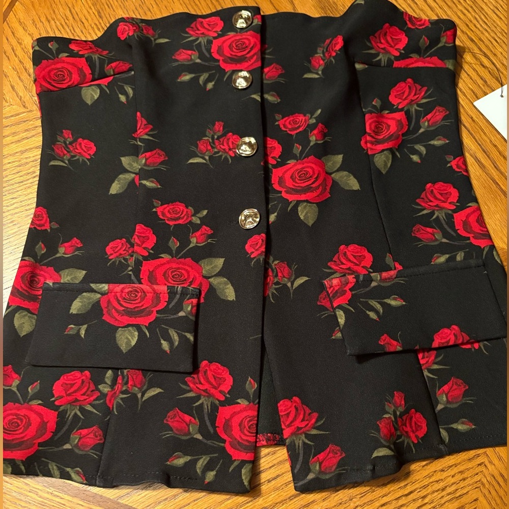 NWT. Floral Black and Red Floral Tube Top. Size large.